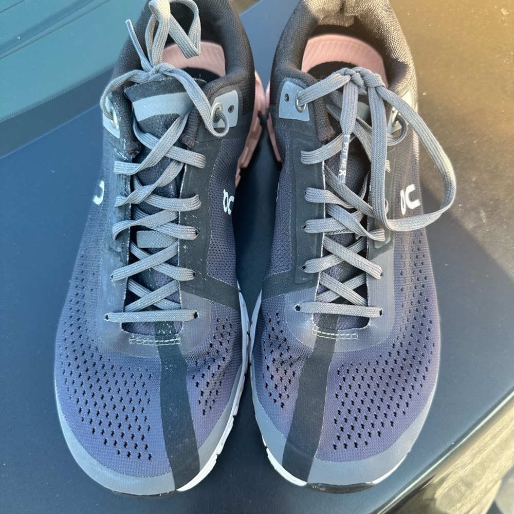 On Cloud Running Women’s Gray Athletic Shoes - Picture 2 of 4